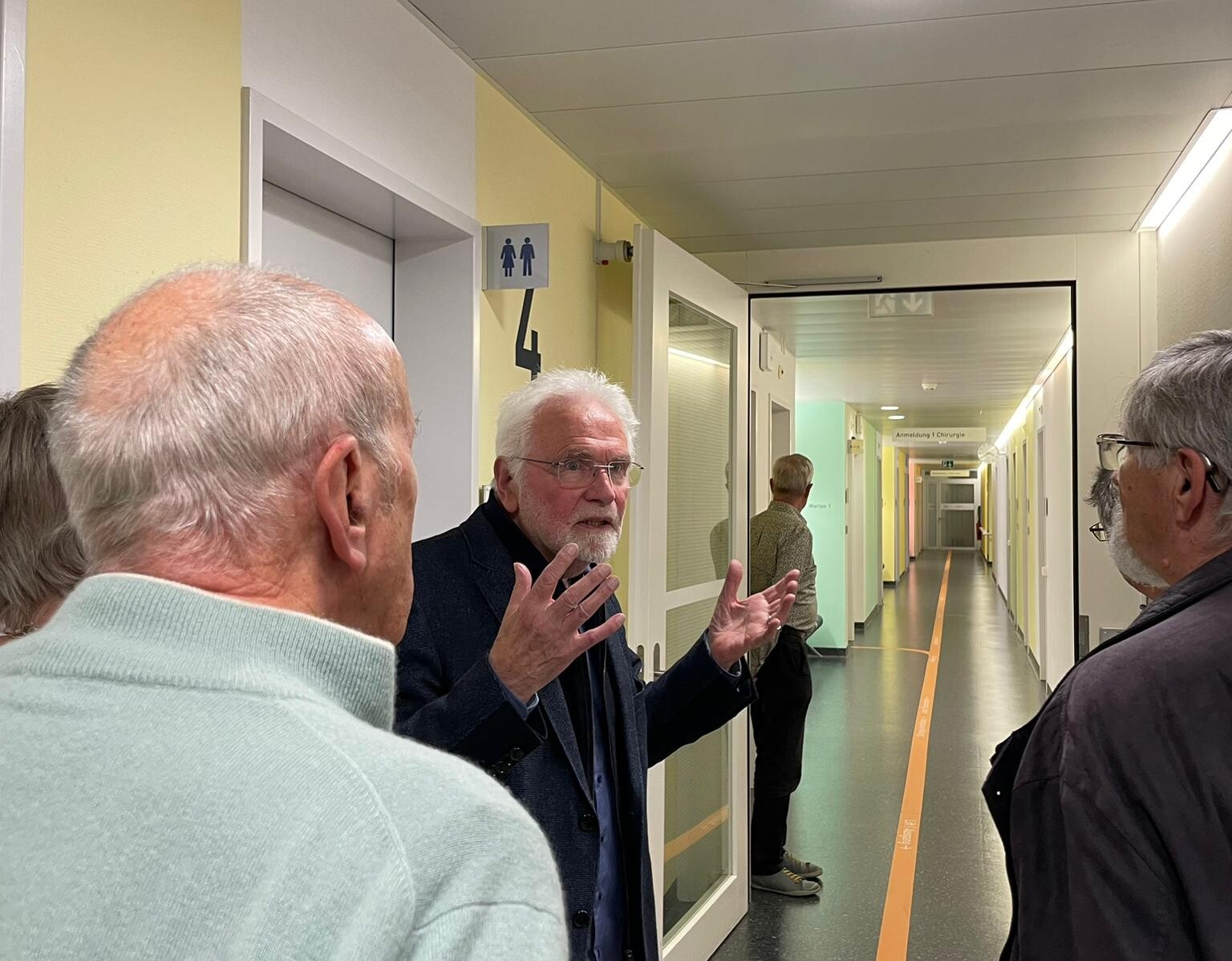 Farbkonzept Ärztegang Farbkonzept Ärztegang